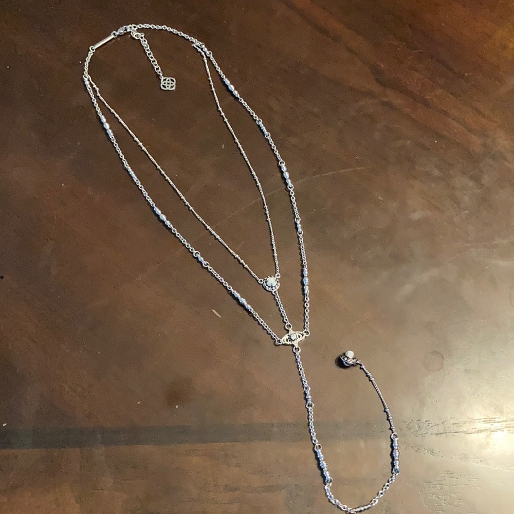 Kendra Scott necklace